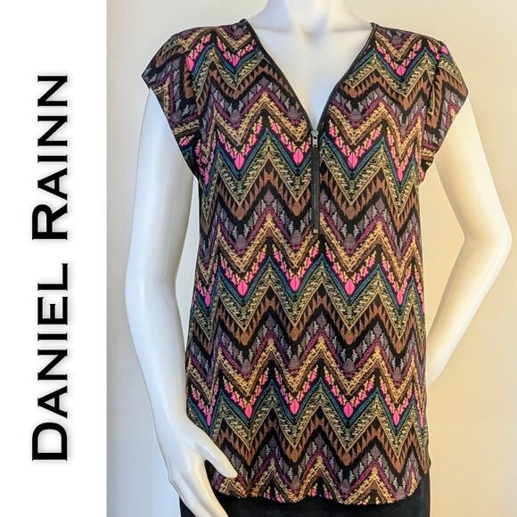 NEW Daniel Rainn Zip Front Cap Sleeve Top Multi-color Chevron Aztec Size Medium - Picture 1 of 8